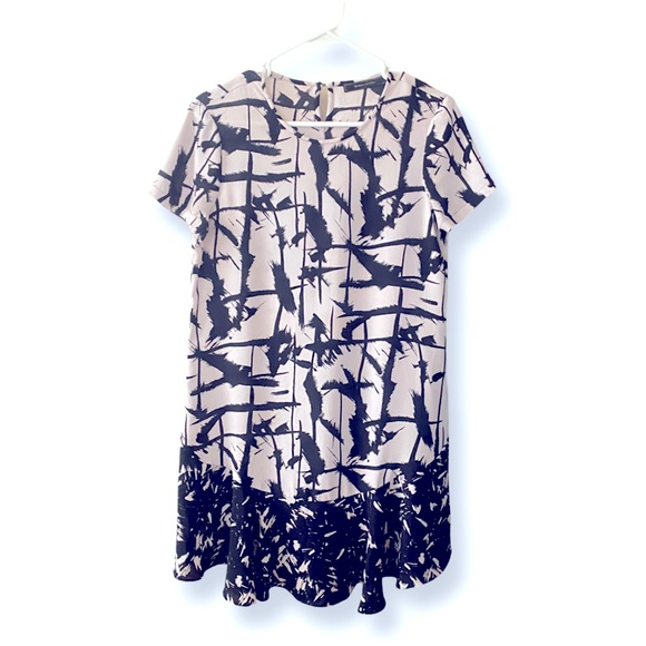 BCBGMaxAzria Dresses & Skirts - Abstract print BCBGMAXAZRIA dress